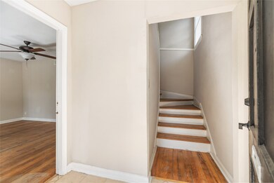 5214 Plum Dr unit 1, Houston, TX 77087 - photo 2