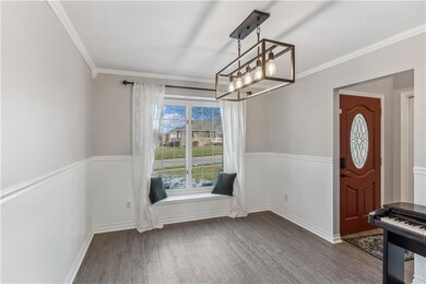 Front Bonus Room/Dining Room
