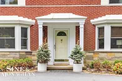 565 Lochmoor Blvd, Grosse Pointe Woods, MI 48236 - photo 2