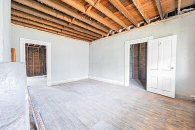 582 Siebert St, Columbus, OH 43206 - photo 2