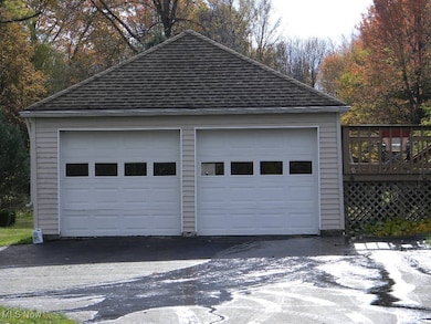 8038 Thompson Sharpsville Rd, Masury, OH 44438 - photo 4