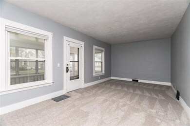 826 D Ave NW, Cedar Rapids, IA 52405 - photo 4