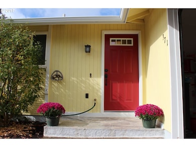 3717 Peppertree Dr, Eugene, OR 97402 - photo 2