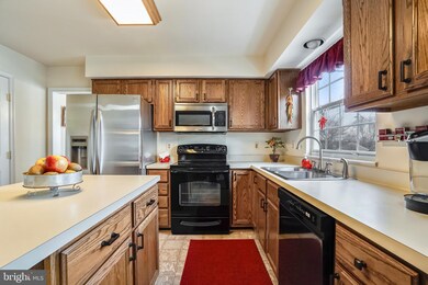 2812 Pulpit Hill Ct, Woodbridge, VA 22191 - photo 6