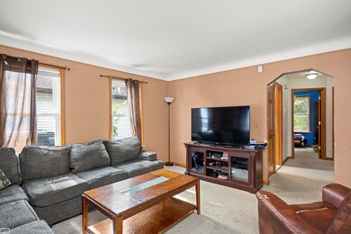 21833 Cushing Ave, Eastpointe, MI 48021 - photo 4