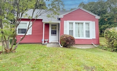 122 Allengate Ave, Pittsfield, MA 01201 - photo 2