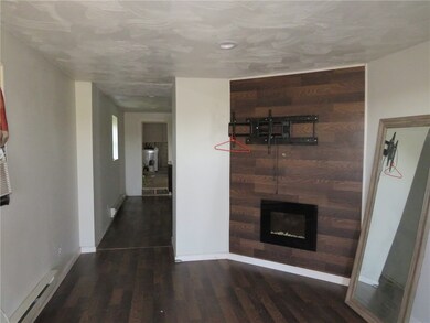 919 Oakland Ave, Charleroi, PA 15022 - photo 2