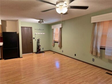 3122 Morgan Ave, Parsons, KS 67357 - photo 5