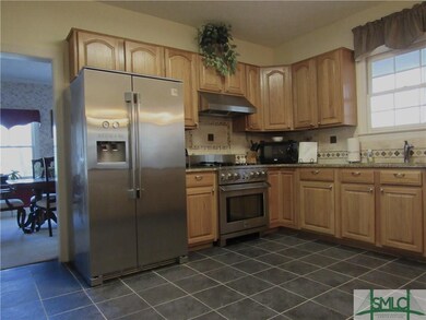 Stainless appliances, natural gas range, granite c