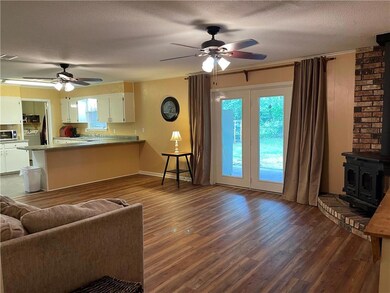 352 Ridgewood Dr, Pineville, LA 71360 - photo 3