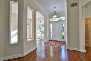 005-Foyer-image-2