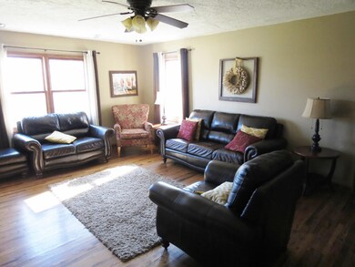 246 S Killingsworth Ave, Bolivar, MO 65613 - photo 5