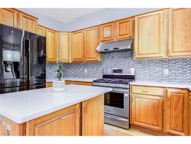 7-web-or-mls-Kitchen 2