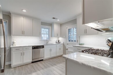 3878 Lytle Cir, Memphis, TN 38122 - photo 7