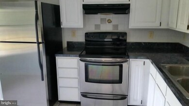 13952 Middle Creek Place, Centreville, VA 20121 - photo 2