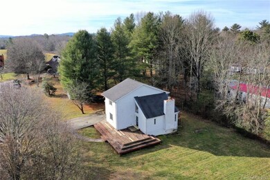 18 Apple Blossom Ln, Hendersonville, NC 28792 - photo 2