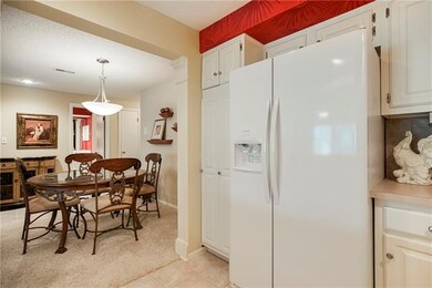Kitchen - all newer appliances stay