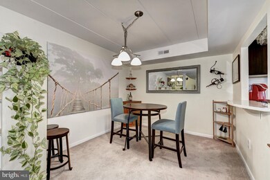 124 Roberts Ln unit 200, Alexandria, VA 22314 - photo 3