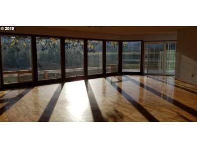 47416 Hwy 242, Myrtlepoint, OR 97458 - photo 5