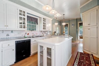 05_552GrantSt_5_Kitchen_LowRes