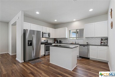 203 Mossycup Dr, San Marcos, TX 78666 - photo 2