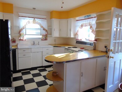 6 Wyoming Ave, Audubon, NJ 08106 - photo 7