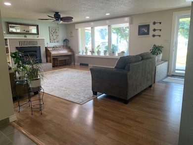 111 Hornby Rd, Grandview, WA 98930 - photo 3