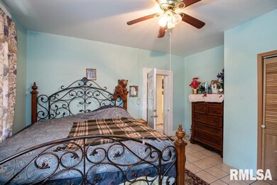 711 W 9th St, Davenport, IA 52804 - photo 5