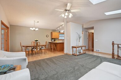 10061 Ives Ln N, Maple Grove, MN 55369 - photo 6