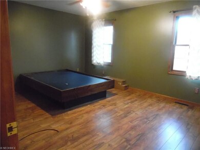 446 Buckeye Dr, Sheffield Lake, OH 44054 - photo 6