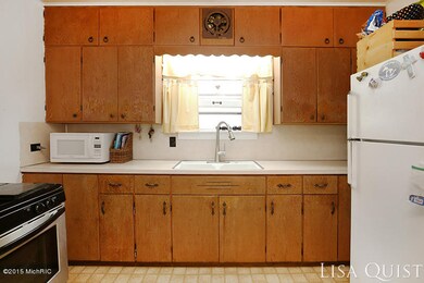 2042 Plainfield Ave NE, Grand Rapids, MI 49505 - photo 4