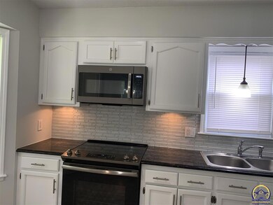 3728 SW 34th St, Topeka, KS 66614 - photo 4