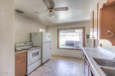 Kitchen (3)-SMALL