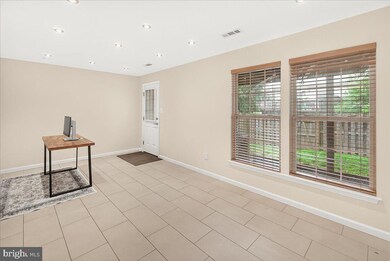 13102 Alpine Dr, Germantown, MD 20874 - photo 5