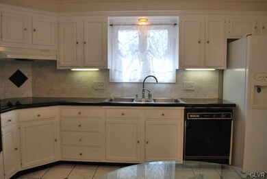 4210 Scheidys Rd, Whitehall, PA 18052 - photo 6