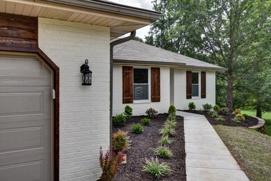 1376 Mesa Drive-3