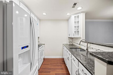 10460 Parthenon Ct, Bethesda, MD 20817 - photo 5