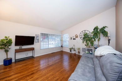 22686 Maple Ave, Farmington, MI 48336 - photo 5