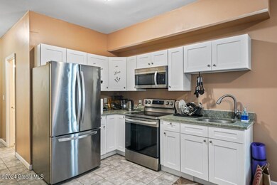 708 State St, Albany, NY 12203 - photo 4