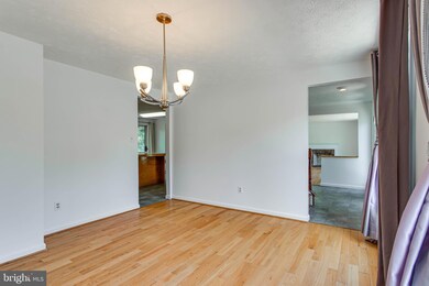 16146 Darwin Ct, Woodbridge, VA 22191 - photo 6