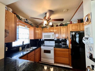 227 Camden J, West Palm Beach, FL 33417 - photo 3