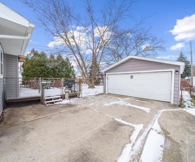 1202 Mccormick Dr, Monroe, MI 48162 - photo 4