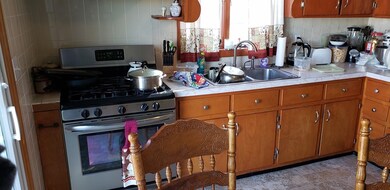 636 Grinnell St, Fall River, MA 02721 - photo 6