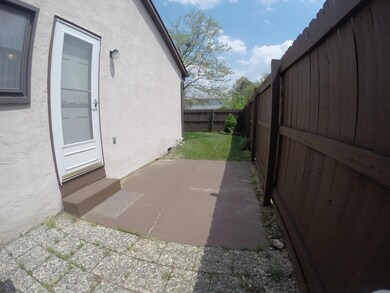 7620 Pickett Ln unit 8, Columbus, OH 43235 - photo 4