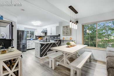 Dining w/ extended counter