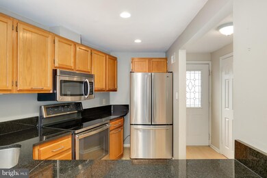 11928 Redtree Way, Reston, VA 20194 - photo 7