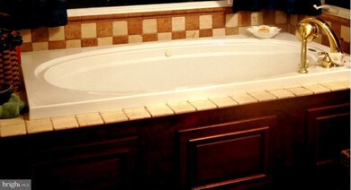 3780 Hollyberry Dr, Huntingtown, MD 20639 - photo 3