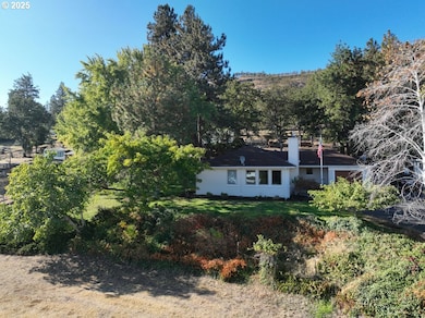 2534 W 10th St, the Dalles, OR 97058 - photo 3