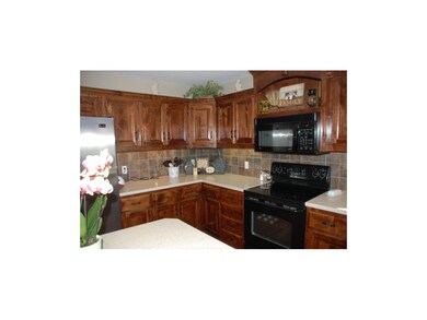 Solid surface counters, tile backsplash - all appl