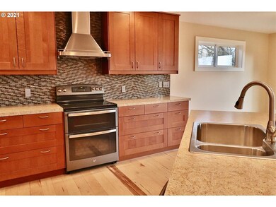 405 W 12th St, the Dalles, OR 97058 - photo 6